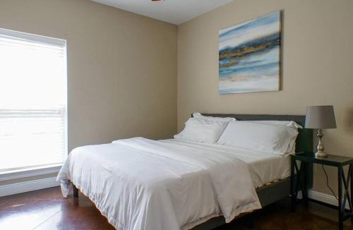 Kreole Apartment | Ground Floor, 3BR, Sleeps 8, WD, Gulf Coast -F-