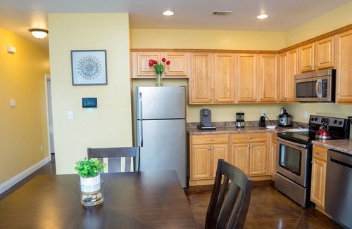 Kreole Apartment | Ground Floor · 6BR 4BA · Patio · Kitchen · Laundry