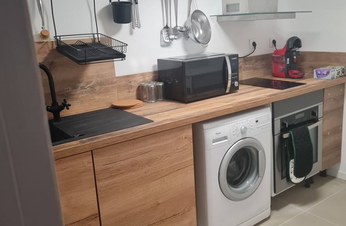 Mailly-Champagne Apartment | Ground floor apartment with garden near Reims