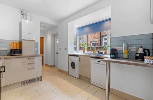Loughborough Apartment | Ground Floor Apartment with Courtyard