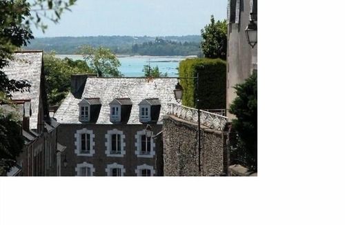 Cancale Apartment | Ground floor apartment with terrace and garden, 100m from the port classified 3 stars