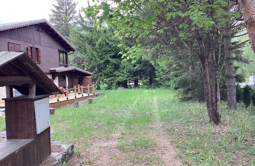 Barcelonnette Ski Chalet | Ground floor chalet in Barcelonnette with terrace, garden, parking, boules pitch