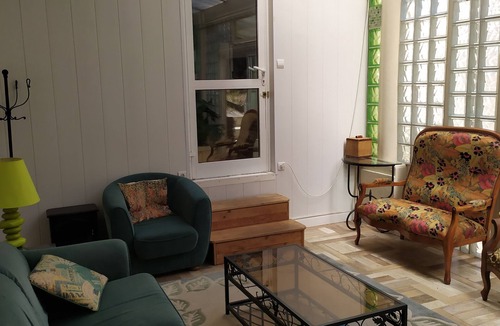Chateau de l'Hers Apartment | Ground floor charming "arts déco" house 2 bedrooms, living room, kitchen, large garden