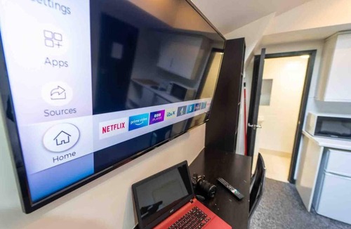 Selly Oak Apartment | Ground floor cosy studio!