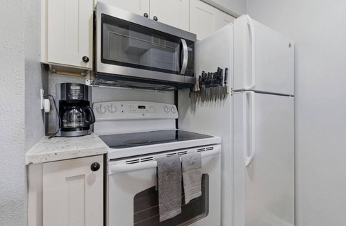 Walden on Lake Conroe Condo | Ground Floor, Cozy & Sits on First Fairway, Pool