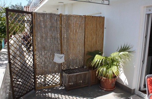 Seget Donji House | Ground floor double room with approx. 25m² air conditioning, terrace, sea view