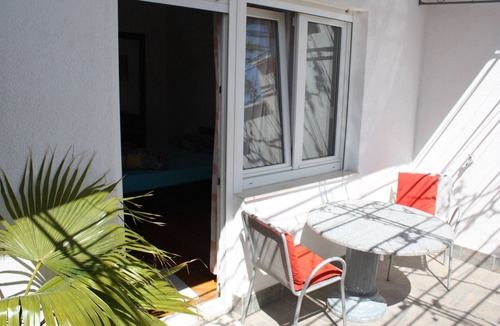 Seget Donji House | Ground floor double room with approx. 25m² air conditioning, terrace, sea view