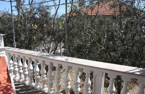 Seget Donji House | Ground floor double room with approx. 25m² air conditioning, terrace, sea view