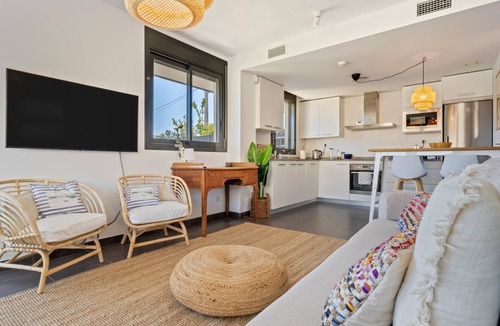 Roques Daurades Apartment | Ground floor with private garden 1min beach
