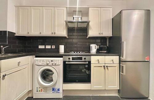 Frognal and Fitzjohns Apartment | Ground floor Finchley Flat