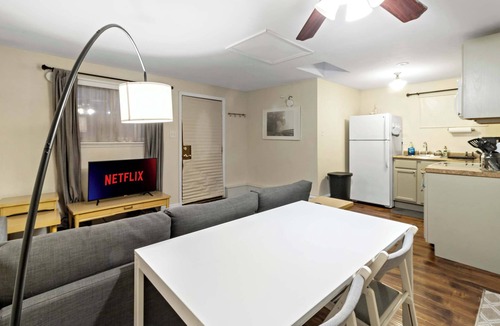 Maplewood Apartment | Ground-Floor Forest Park Studio | Parking, Washer/Dryer & Fast Wi-Fi