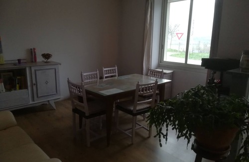 Lus-la-Croix-Haute Apartment | Ground floor apartment in stone house