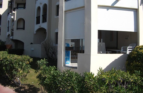 Le Barcares Apartment | Ground floor garden apartment with sea view and pools