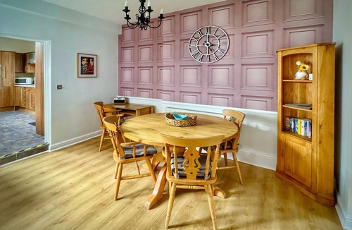 City Centre Apartment | Ground floor apartment close to town centre