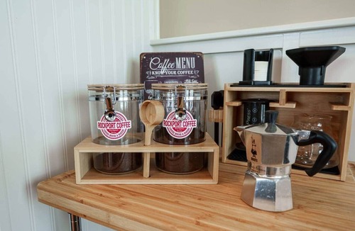 Sailhouse House | Ground Floor Gem: Private Beach, Pier & Pool