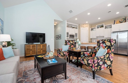 Sailhouse House | Ground Floor Gem: Private Beach, Pier & Pool