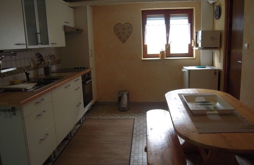 Kutzenhausen Cottage | Ground floor in a large garden