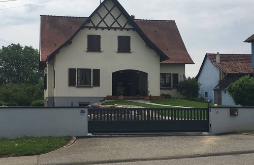 Kutzenhausen Cottage | Ground floor in a large garden