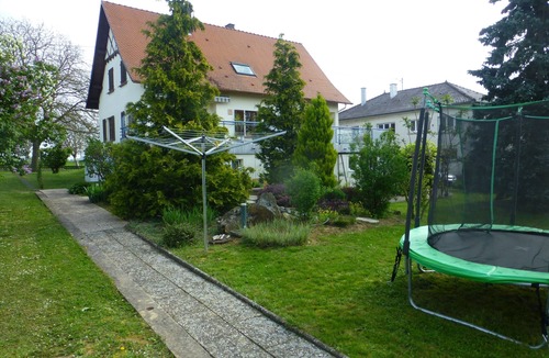 Kutzenhausen Cottage | Ground floor in a large garden