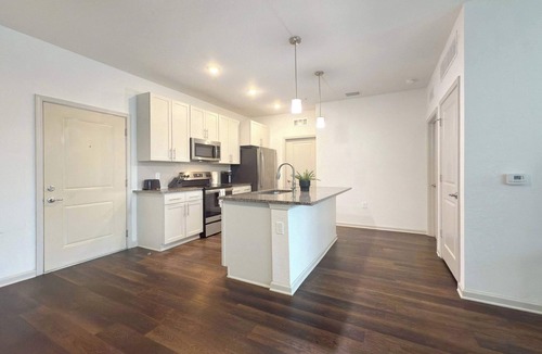 Clearwater Apartment | Ground-Floor Luxury 2 BR with Pond and Pool Views