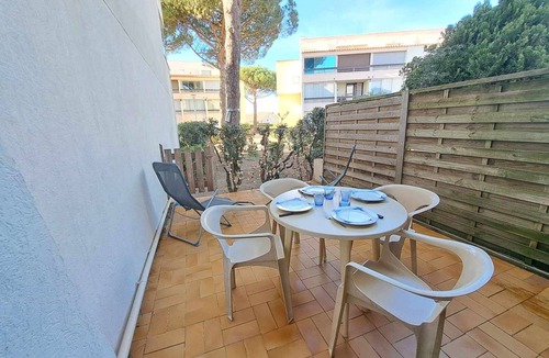 Marseillan Plage Apartment | Ground Floor Studio with Terrace and Private Parking