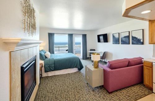 Lincoln City House | Ground Floor Studio - Easy Beach Access - Pool and Hot Tub