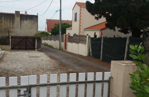 Prefailles House | Ground floor type III, 80 ml from the sea, 10 mm from the town center 60 m2