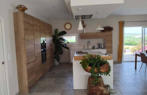 Abeilhan Villa | GROUND FLOOR VILLA/APARTMENT WITH PRIVATE POOL