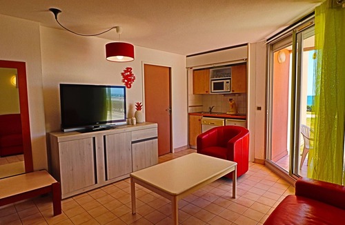 Sete Apartment | Ground floor with pool and sea access, private parking