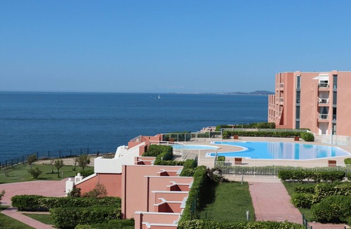 Sete Apartment | Ground floor with pool and sea access, private parking