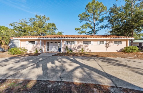 Pass Drury House | Ground level bay-front home on deep waterfront!