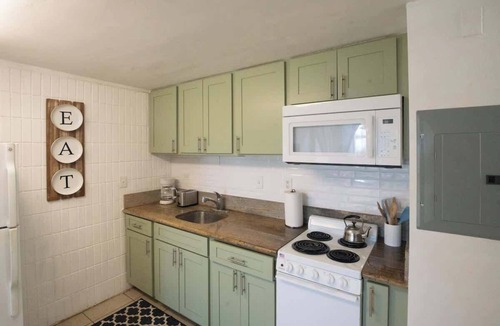 Punaluu Apartment | Ground Level Beachfront Studio