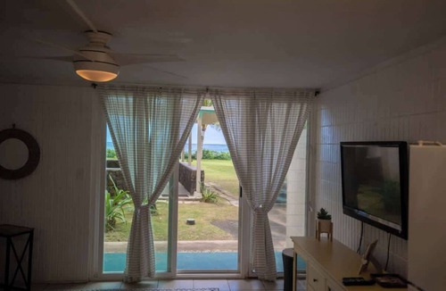 Punaluu Apartment | Ground Level Beachfront Studio