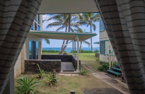 Punaluu Apartment | Ground Level Beachfront Studio
