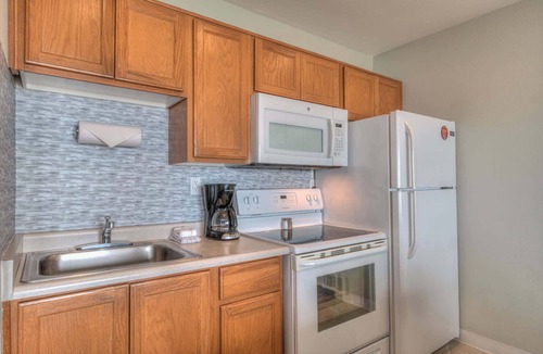Lincoln City Condo | Ground Level Oceanfront Studio - Full Kitchen - Easy Beach Access - Pool & Hot Tub!