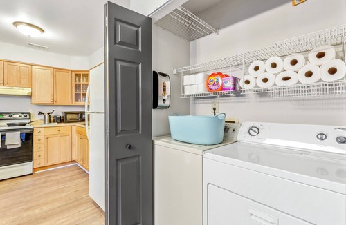 Chapel Hill Apartment | Ground Level UNC 2BR 2BA w/Pool - Pet Friendly