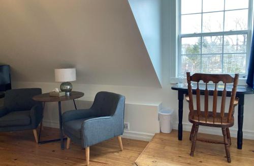 D'Escousse Hotel | Groundswell Pub & Inn