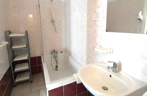 Villandry Apartment | Group accommodation in Villandry with terrace