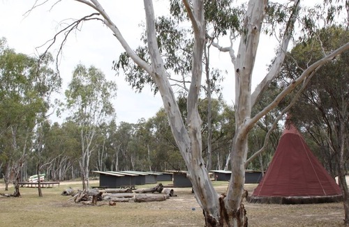 Torrumbarry RV Rental | GROUP CAMP ON MURRAY RIVER NEAR ECHUCA/MOAMA