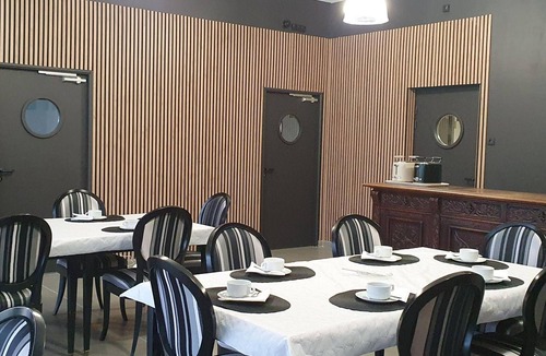 Louchy-Montfand Cottage | Group Cottage up to 36 People, Garden and Wifi