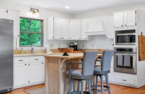 Fairview House | Group Estate with Pool & Hot Tub