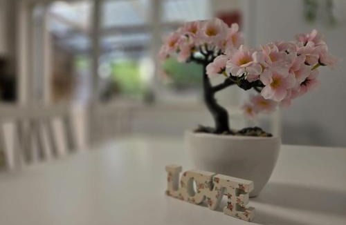 Milton Keynes Apartment | Group & Family Stay central MK