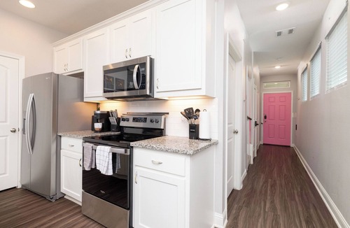 Lewisville House | Group-Friendly Central Stay – World Cup Ready