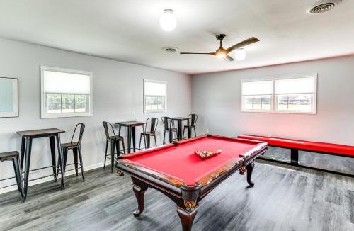 Albany House | Group-Friendly Home with Game Room in Albany!
