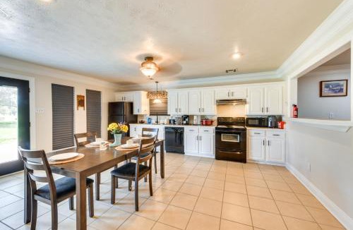 Lacassine House | Group-Friendly Louisana Hideaway: Hunt & Fish!