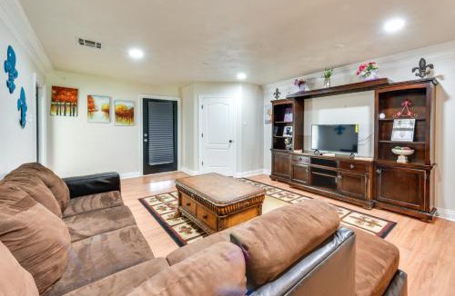 Lacassine House | Group-Friendly Louisana Hideaway: Hunt & Fish!