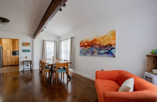 Highlands House | Group-Friendly Shorehouse. Ideal location near beach, restaurants & NYC Ferry