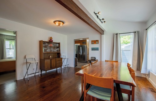 Highlands House | Group-Friendly Shorehouse. Ideal location near beach, restaurants & NYC Ferry