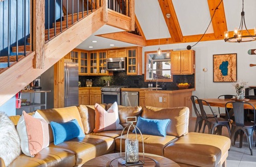 Brockway House | Group–Friendly Tahoe Cabin with Lake Views, Hot Tub & Bunk Room