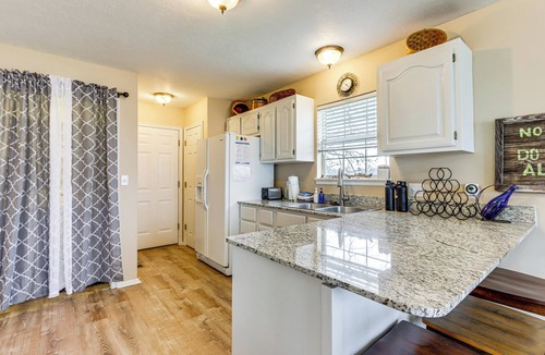 Grove House | Group Friendly! Waterfront Grand Lake Home w/Dock